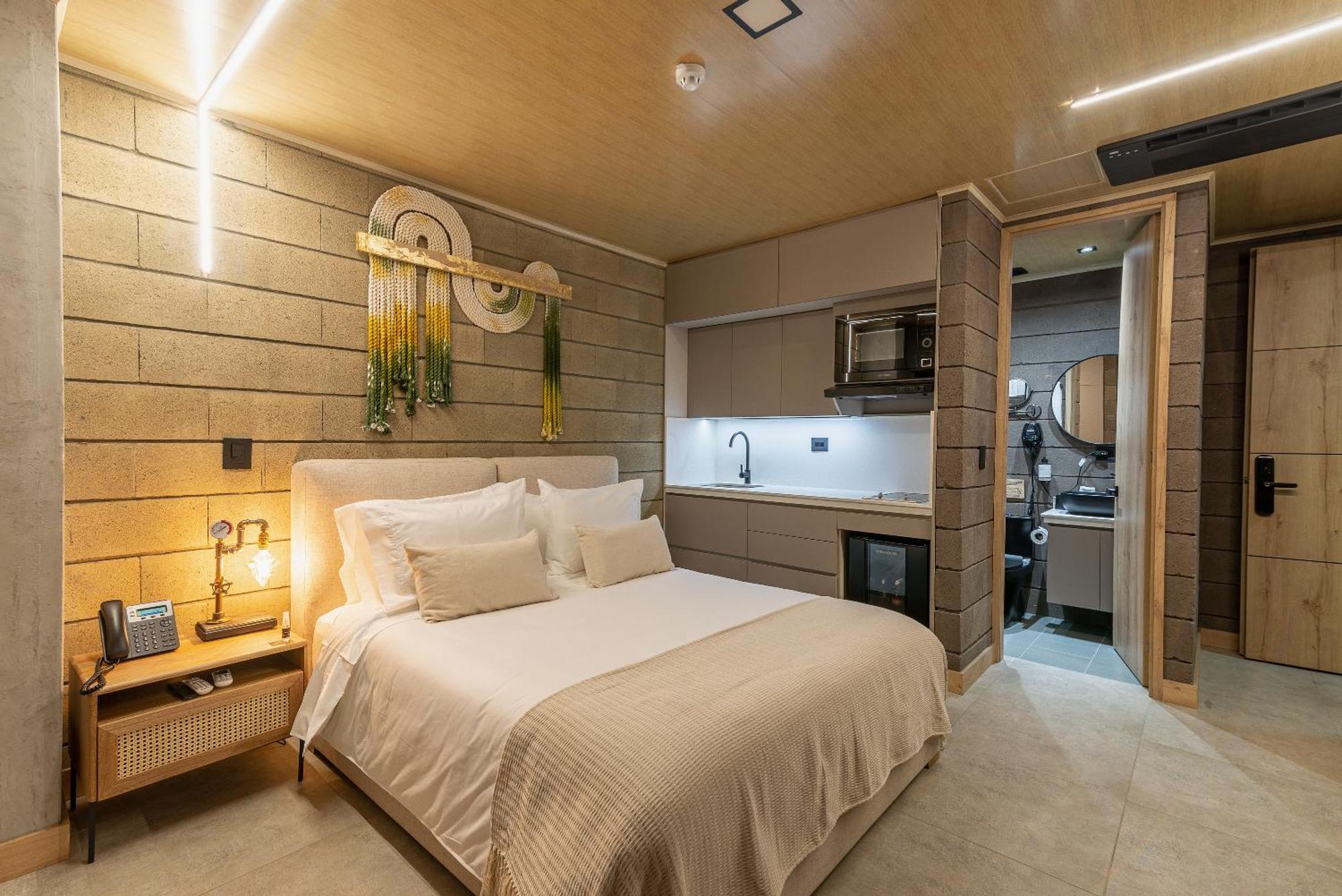 מדיין Hotel Living By Armoniko מראה חיצוני תמונה